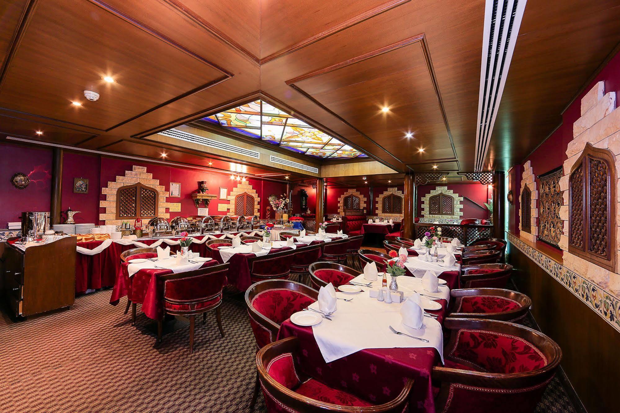 Jonrad Hotel Dubai Bagian luar foto
