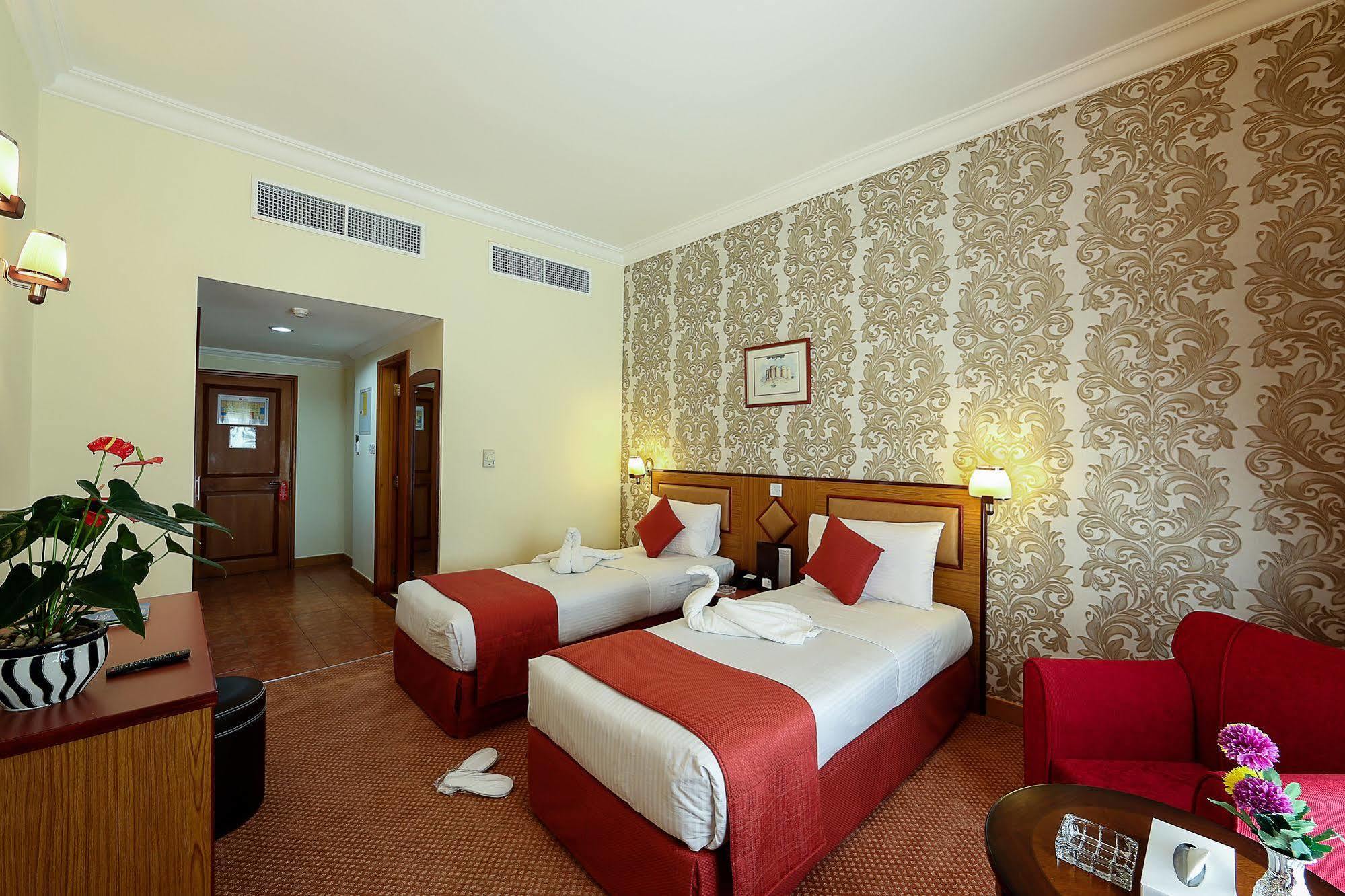 Jonrad Hotel Dubai Bagian luar foto