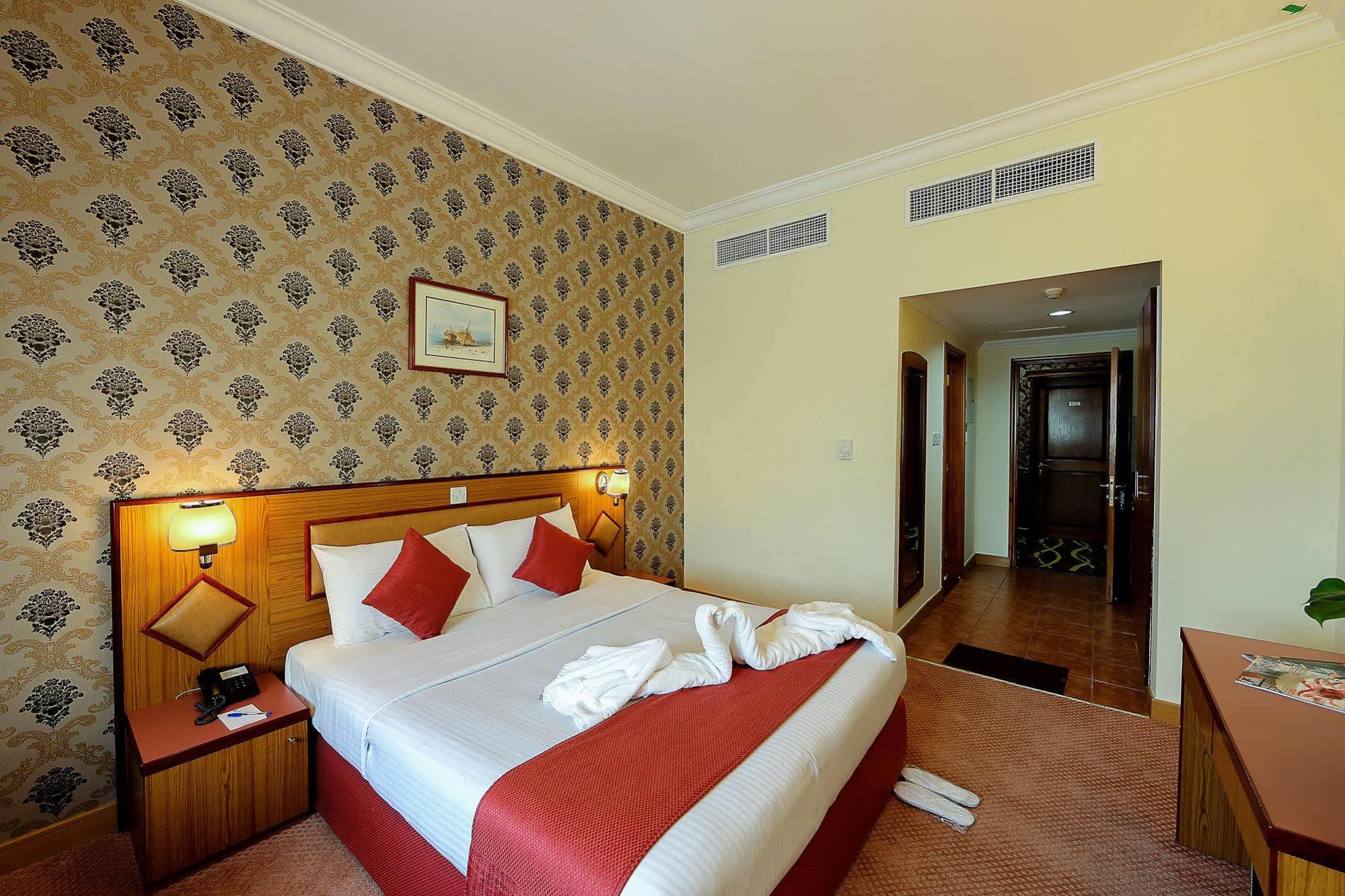Jonrad Hotel Dubai Bagian luar foto