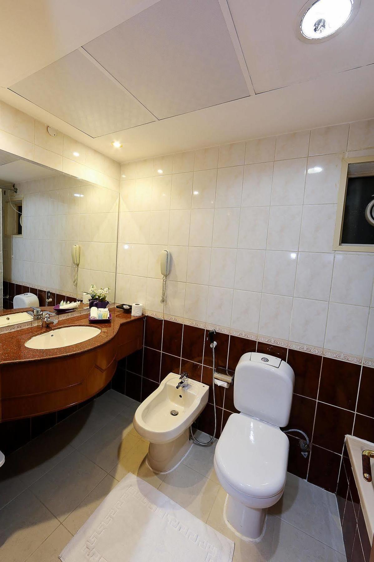 Jonrad Hotel Dubai Bagian luar foto